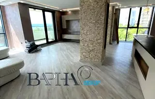 Луксозен 2-стаен апартамент с морска панорама в Бриз, Варна