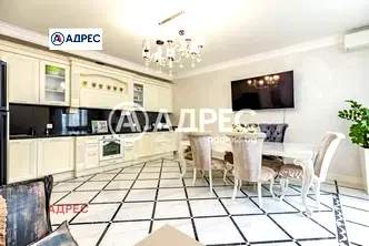 Просторен 4-стаен апартамент в Бриз, Варна с паркомясто