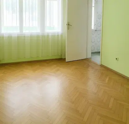 Снимка 4 — Тристаен апартамент във Варна, Централна поща