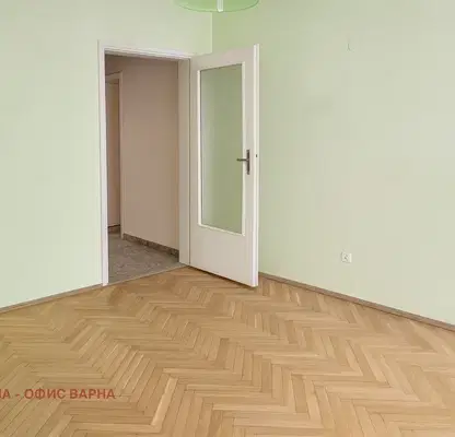 Снимка 5 — Тристаен апартамент във Варна, Централна поща