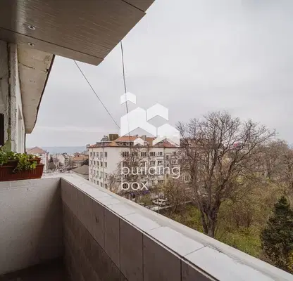 Снимка 3 — Тристаен апартамент във Варна, Централна поща