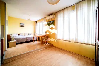 Тристаен апартамент във Варна, Централна поща