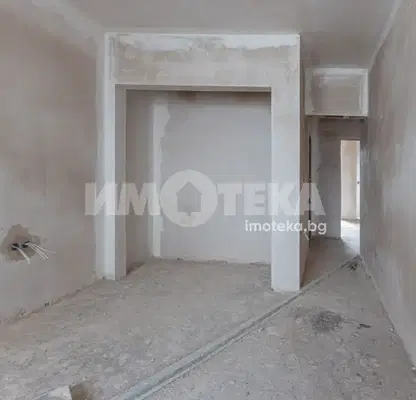 Снимка 3 — Двустаен апартамент с две тераси в Център, Варна