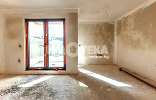 Двустаен апартамент с две тераси в Център, Варна