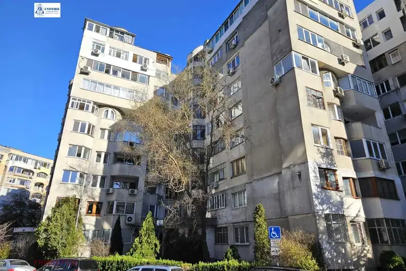 Двустаен апартамент с югозападно изложение в Центъра на Варна