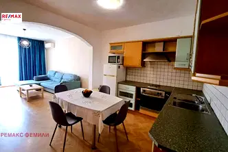 Тристаен апартамент във Варна, Център