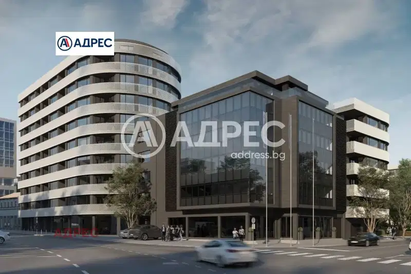 Тристаен апартамент във Варна, Център