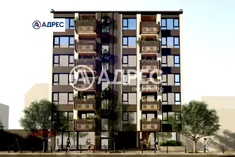 Тристаен апартамент в Център на Варна с тераса