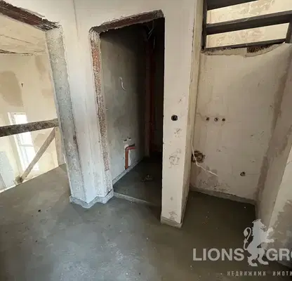 Снимка 5 — Четиристаен апартамент с три тераси в Широк Център, Варна