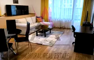 Двустаен апартамент с паркомясто в Център, Варна