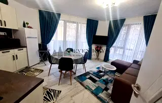 Тристаен апартамент във Варна, Център