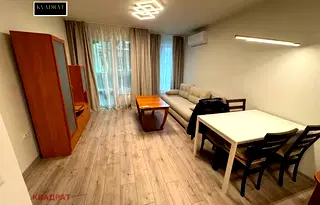 Тристаен апартамент с две тераси в Центъра на Варна