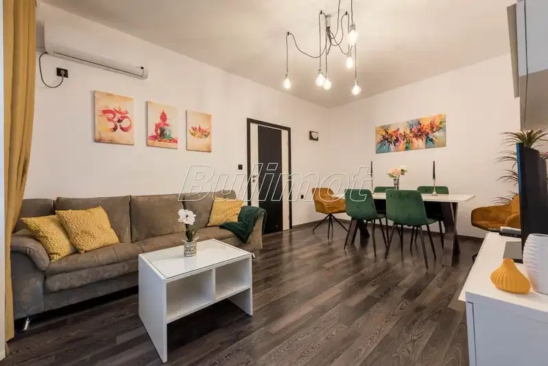 3-bedroom apartment in Varna, Centyr