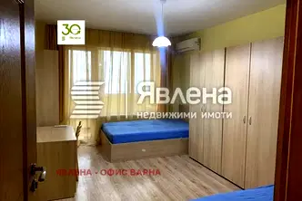 Тристаен апартамент с три тераси в Центъра на Варна