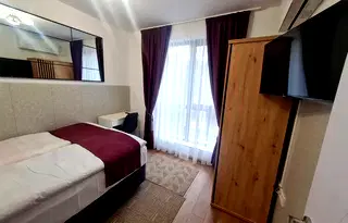 Тристаен апартамент с две тераси в Идеален център, Варна