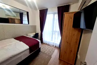 Тристаен апартамент с две тераси в Идеален център, Варна