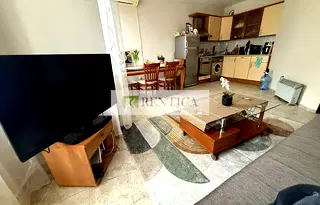 Тристаен апартамент с две тераси в Центъра на Варна