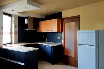 Просторен 3-стаен апартамент в Морската градина, Варна