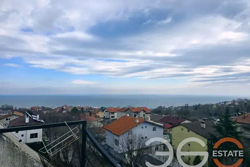3-bedroom apartment in Varna, Galata