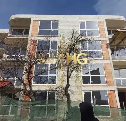 Снимка 2 — Тристаен апартамент с тераса в кв. Галата, Варна