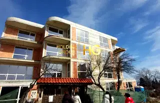 Тристаен апартамент с тераса в кв. Галата, Варна