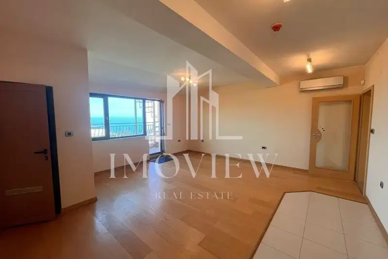 3-bedroom apartment in Varna, Galata