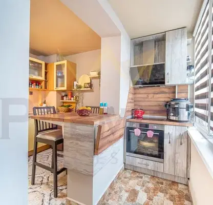 Снимка 2 — Тристаен апартамент с две тераси в Галата, Варна
