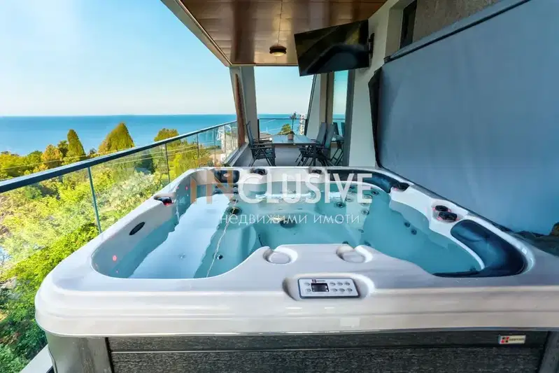 3-bedroom apartment in Varna, Galata
