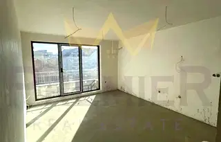 Едностаен апартамент в Цветен квартал с тераса и асансьор