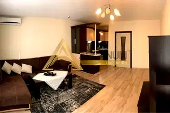 Просторен 2-стаен апартамент в ХЕИ, Варна с тераса
