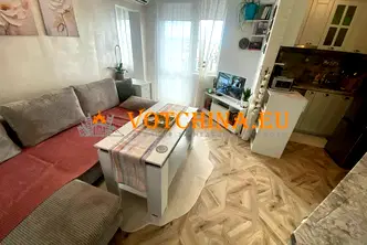 Четиристаен апартамент с гледка към залива в Христо Ботев, Варна
