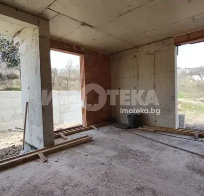 Снимка 3 — Двустаен апартамент в Изгрев, Варна с тераса и паркомясто