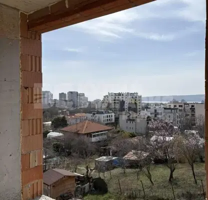 Снимка 3 — Апартамент 3-стаен в Изгрев, Варна с паркомясто и асансьор