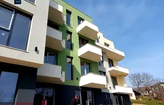 Просторен 3-стаен апартамент с панорамна тераса в Изгрев, Варна