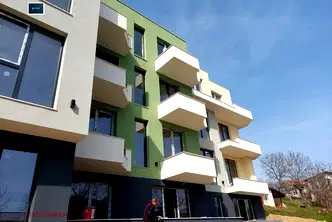 Просторен 3-стаен апартамент с панорамна тераса в Изгрев, Варна