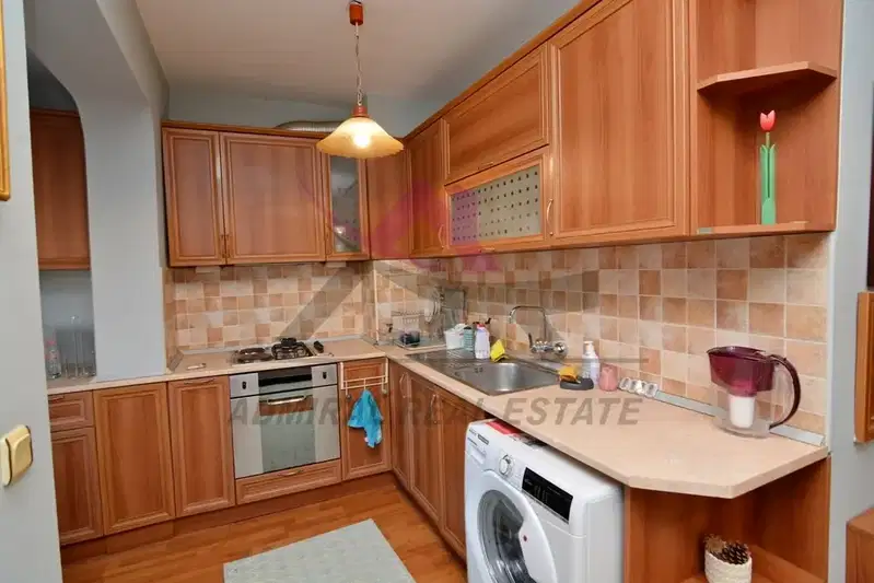 Тристаен апартамент с тераса в ЖП Гара, Варна