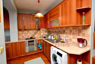 Тристаен апартамент с тераса в ЖП Гара, Варна