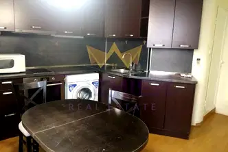 Функционален 1-стаен апартамент в Колхозен пазар, Варна