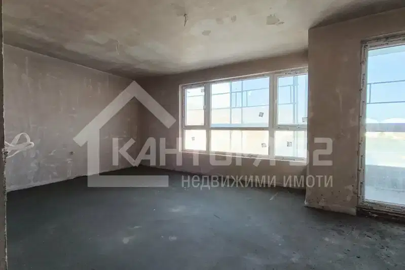 Двустаен апартамент в Колхозен пазар, Варна с балкон