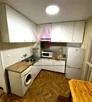 Тристаен апартамент с остъклена тераса в Колхозен пазар, Варна