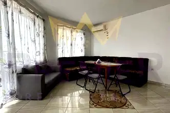 Тристаен апартамент с тераса в Колхозен пазар, Варна