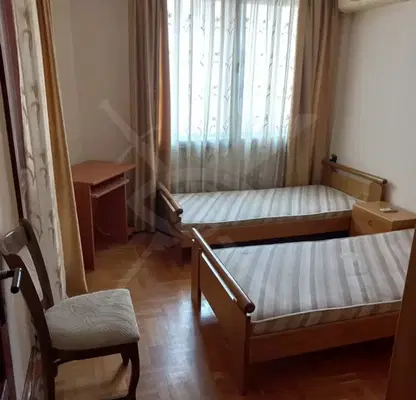 Снимка 4 — Тристаен апартамент с тераса в Колхозен пазар, Варна