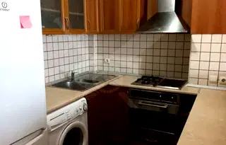 Тристаен апартамент с тераса в Колхозен пазар, Варна