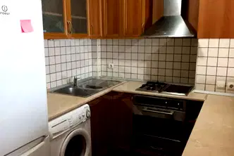 Тристаен апартамент с тераса в Колхозен пазар, Варна