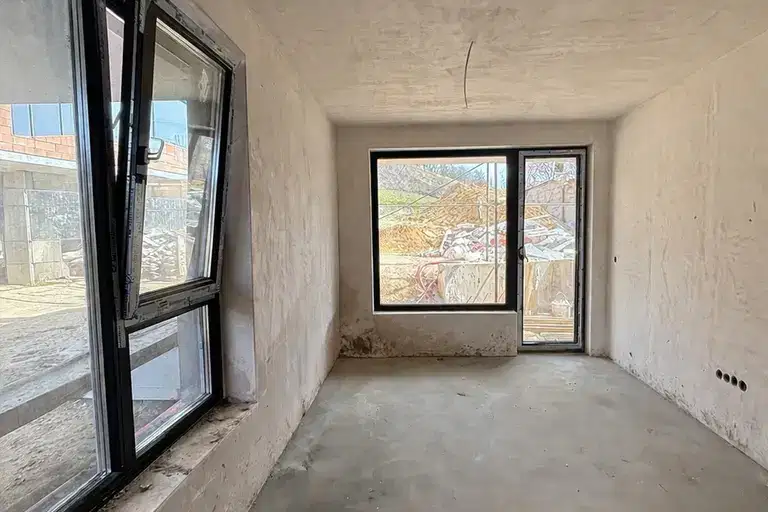 2-room apartment with yard in Levski 1, Varna
