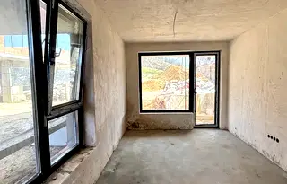 2-стаен апартамент с двор в Левски 1, Варна