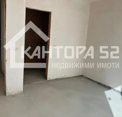 Снимка 2 — Тристаен апартамент с тераса и югозападно изложение в Левски 1, Варна