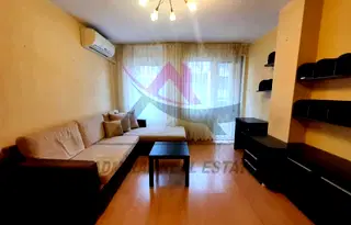 Двустаен апартамент с остъклена тераса в Левски 1, Варна