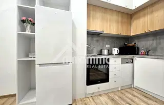 Тристаен апартамент с голяма тераса в Левски 1, Варна