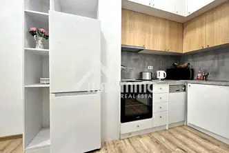 Тристаен апартамент с голяма тераса в Левски 1, Варна
